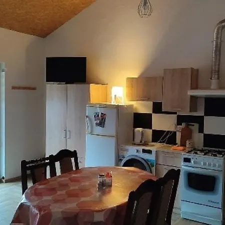 U Dorki Apartment Kurzetnik